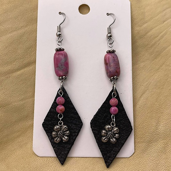 Leather Dangle Earrings Pink Crazy Lace Agate Antique Silver Flower Charm Beads - Picture 7 of 7